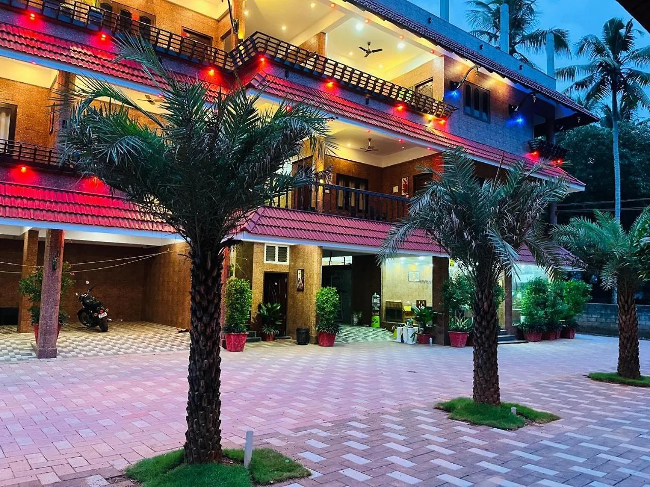***  Aronic Beach Hotel Varkala India